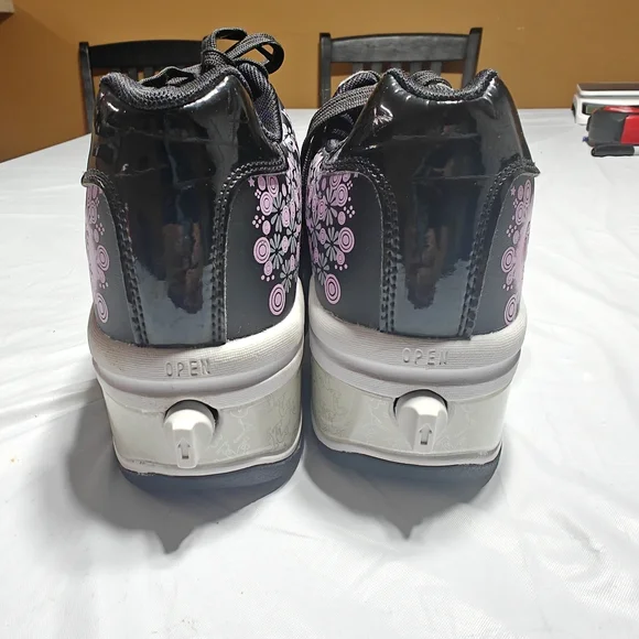 Double-Row Deform Wheel Automatic Walking Shoes Invisible Roller Skate Size 9.5 - Picture 7 of 9